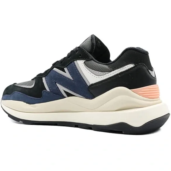 New Balance Women’s 57//40 Sneakers Gray & Black Size 8